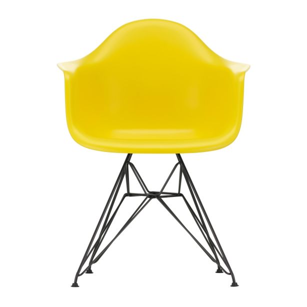 Eames Plastic Armchair DAR