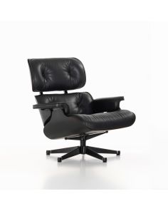 Eames Lounge Chair Kastanie klarlackiert