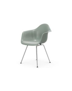 Eames Fiberglass Armchair DAX